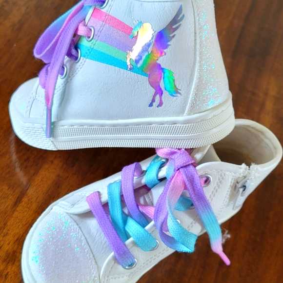 Toddler shoes - Picture 1 of 3